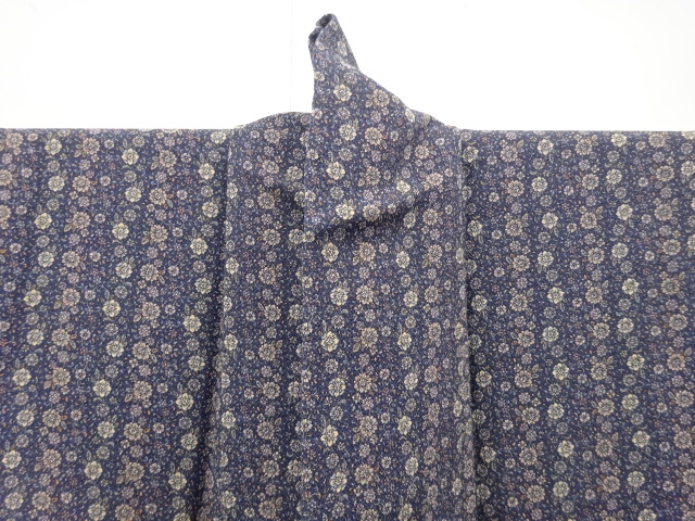  縮緬地　花模様　小紋着物